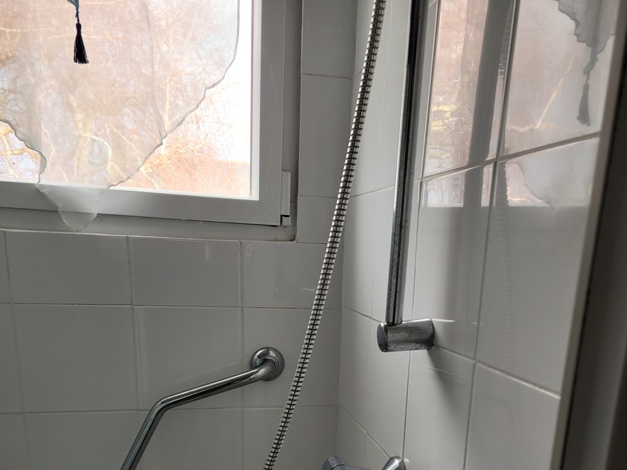 l'Ancre Violette, Bantas, Ploubazlanec, Loguivy, shower room