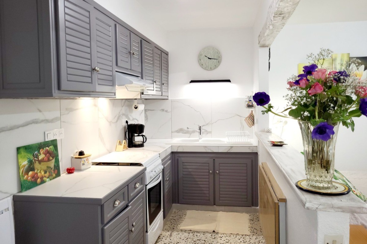 Espace cuisine, Gîtes de la Cagnardette - Studio Adret (Var, Provence, Côte d'Azur)