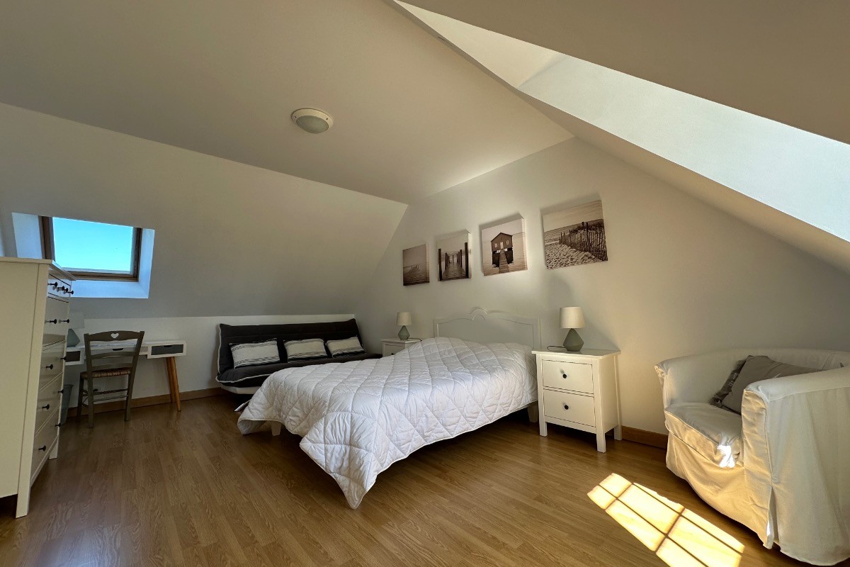 chambre fond droite étage