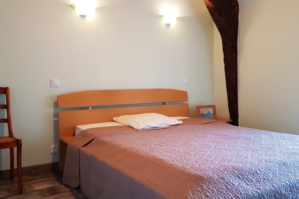 Chambre pour 1 personne (lit 140 x 190 cm) à l'étage. 
Crédits photo : Clévacances Ille-et-Vilaine
