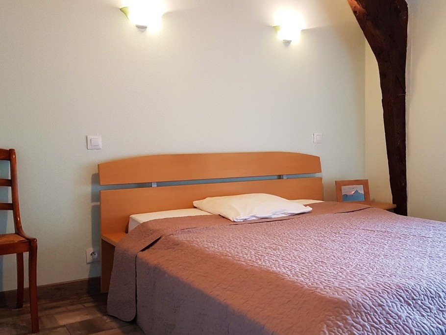 Chambre pour 1 personne (lit 140 x 190 cm) à l'étage. 
Crédits photo : Clévacances Ille-et-Vilaine