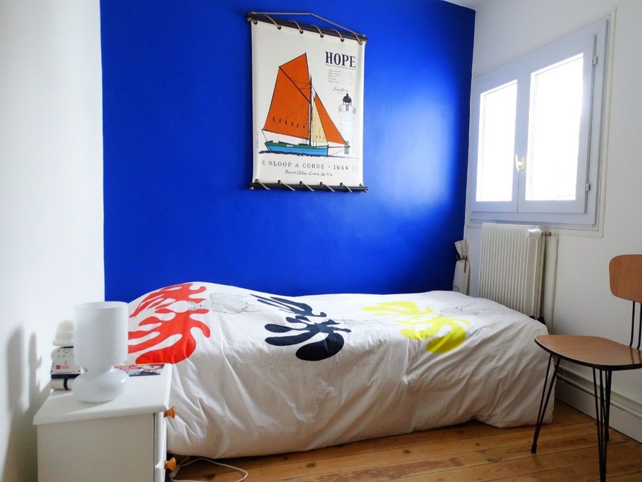 Chambre 3 avec un lit 90