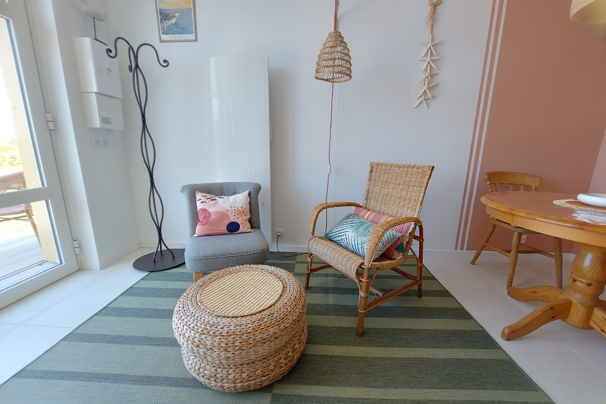 Côté salon en rez-de-jardin