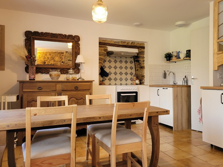 GALLET-SERRA location de vacances, Lanrodec, Clévacances, la pièce de vie avec salon séjour et cuisine