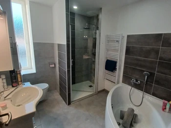 Salle de Bain   N°1 baignoire