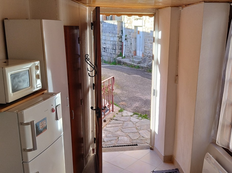 Chez Nelly - Gîte 2 personnes à Arconsat : L'entrée