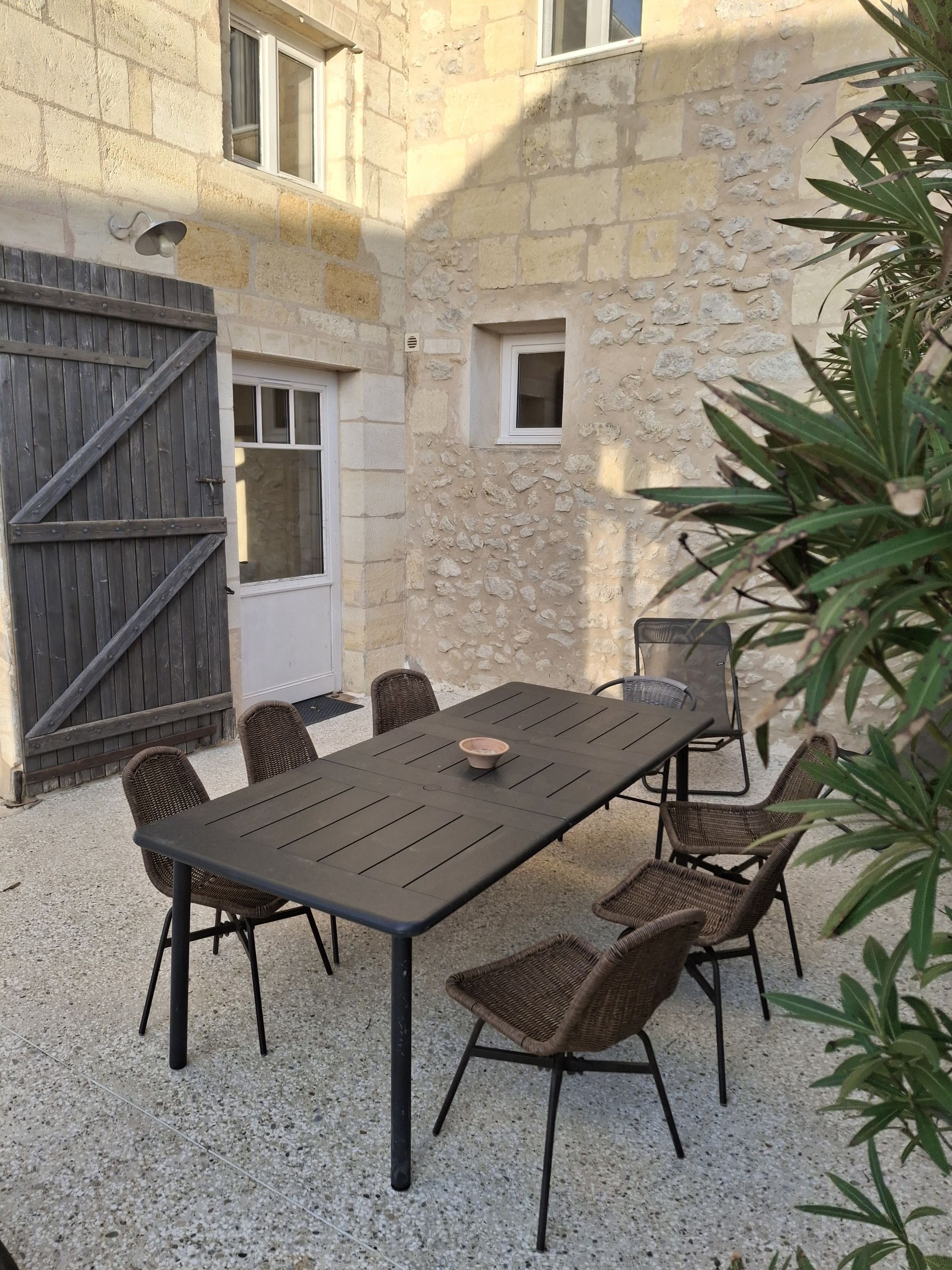 L'Epicure pour 4 à 6 personnes, dans L'Entre2mers en Gironde
La terrasse