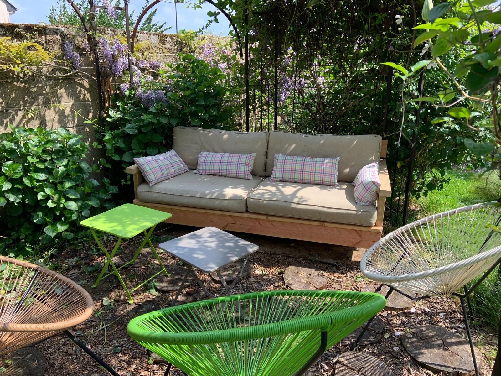 relaxation area under the arbour