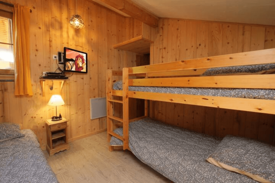 Chambre avec lits superposés