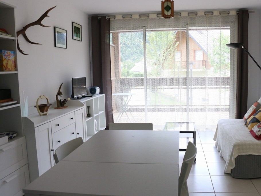 Espace de vie avec canapé convertible