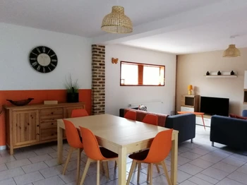 Espace salle à manger et salon