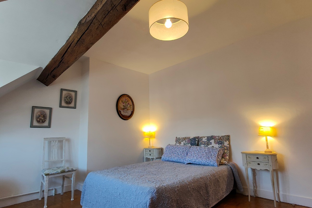 Chambre N° 3 étage