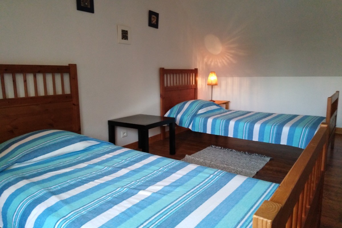 chambre double 2 lits  90X200 à l'étage