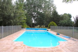 La piscine en mode sécurisé enfants