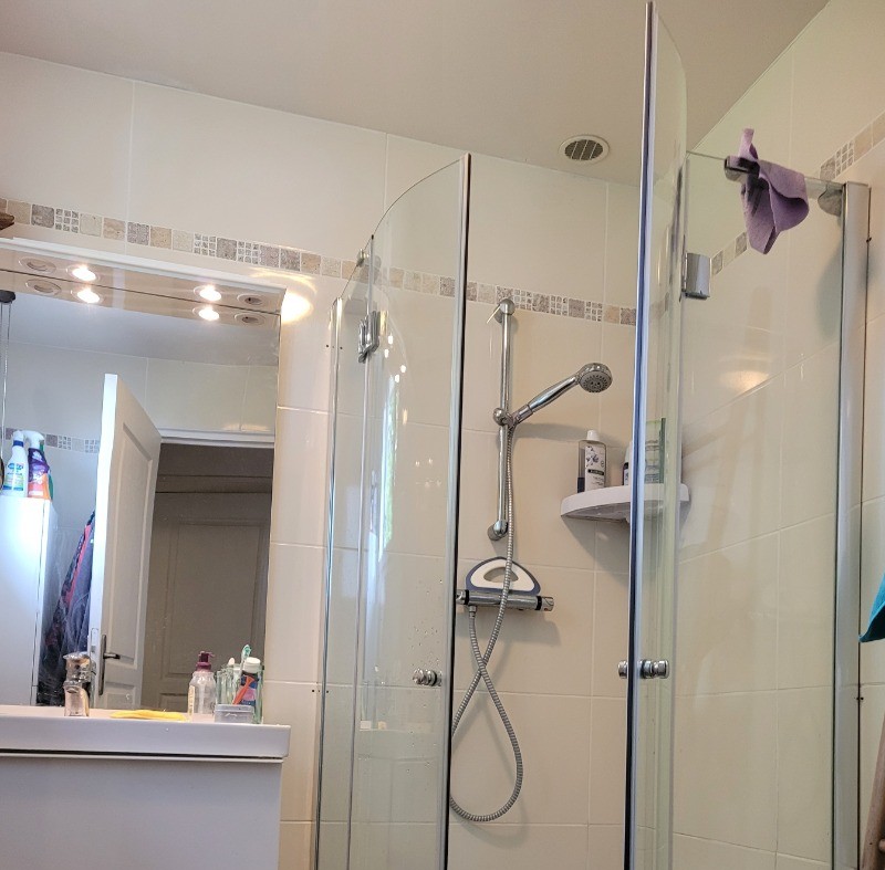 GIRAUD, location, Clévacances, Plouézec, salle d'eau avec douche