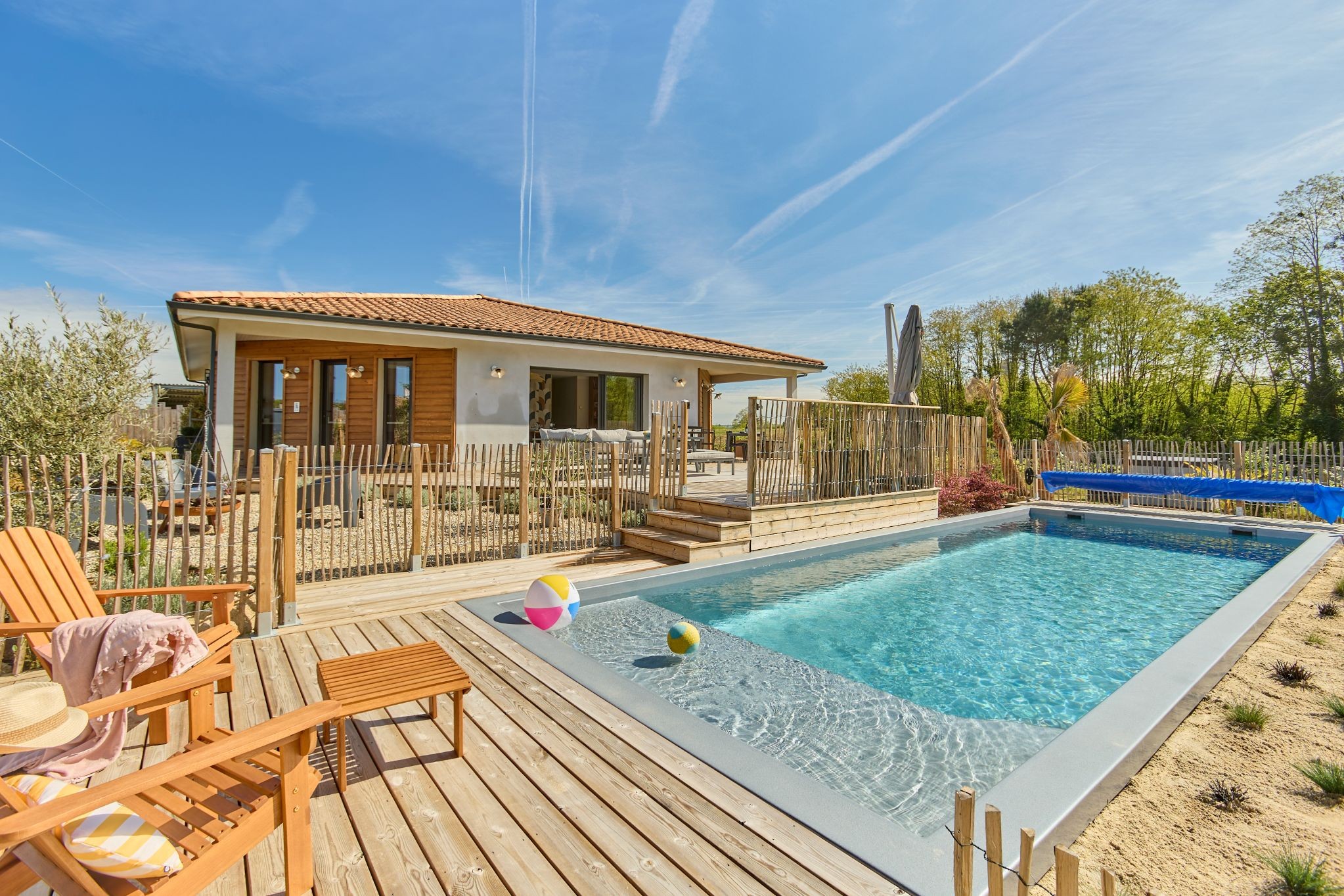 Le Domaine des Sables classé 4 étoiles avec piscine chauffée et sécurisée, à Cérons, Gironde au milieu des vignobles