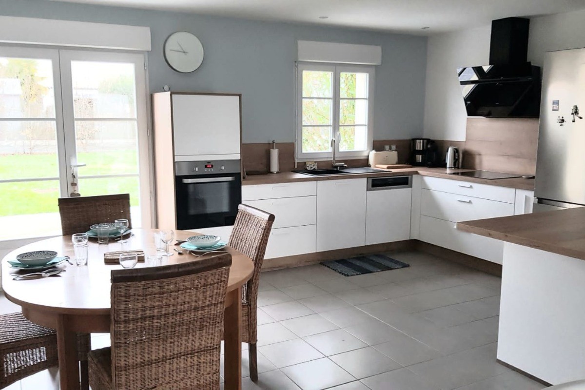 Salle à manger de  la maison de vacances LA LAURENTAISE pour 4 personnes près de Fouras et Châtelaillon-plage en Charente maritime