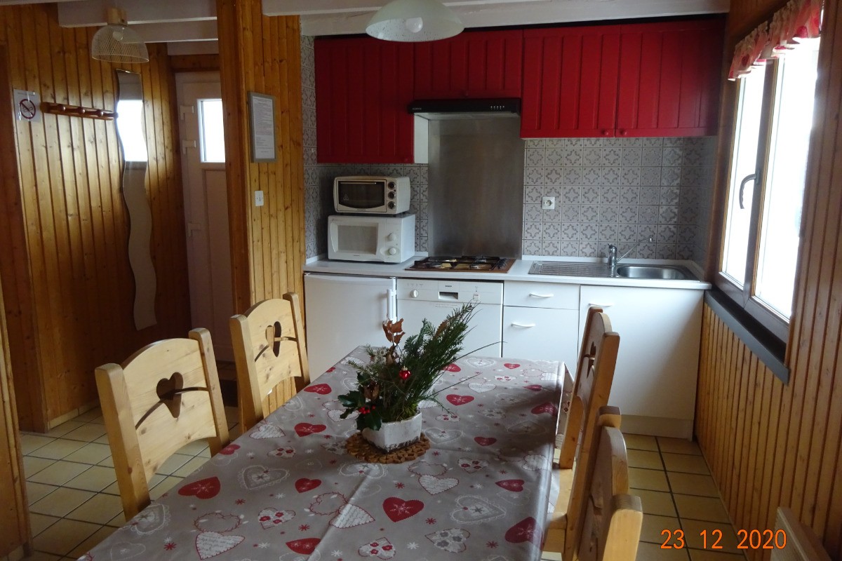 Cuisine ouverte sur salon/séjour - Chalet le Podent à La Bresse
