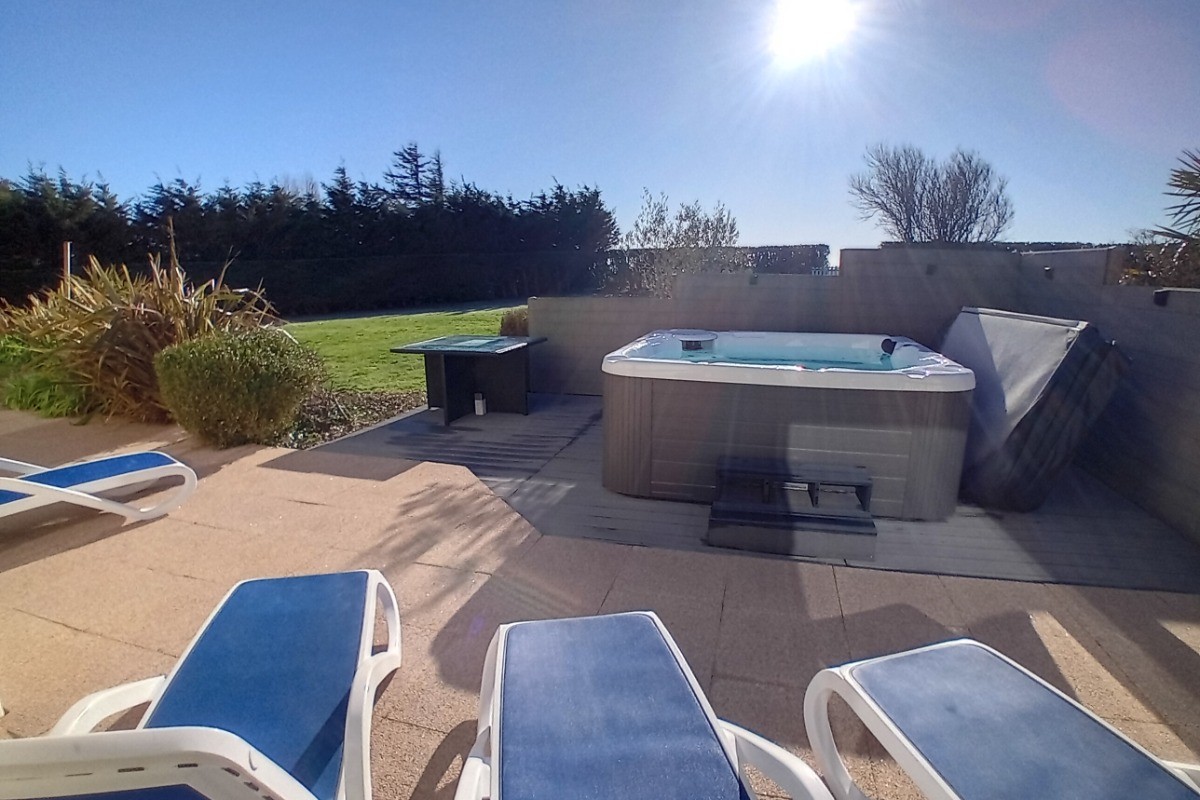 Spa, terrasse, jardin