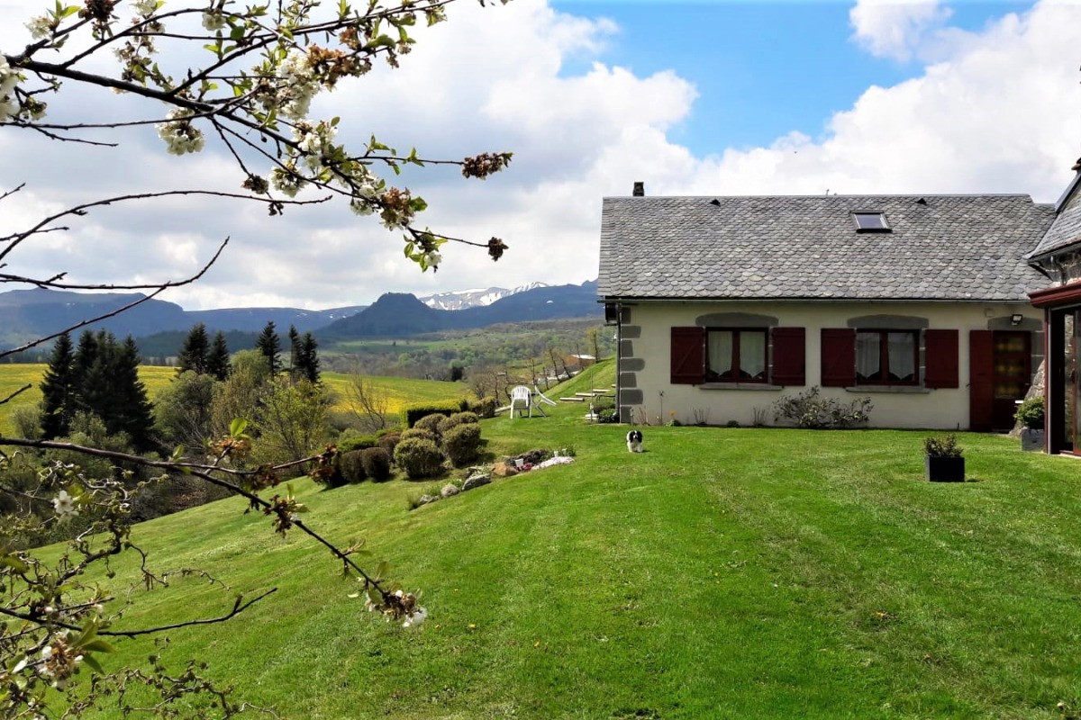 Vue du gîte "le Balcon des Puys"