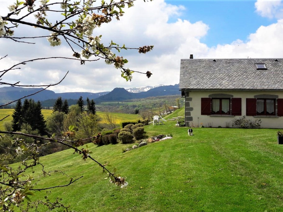 Vue du gîte "le Balcon des Puys"