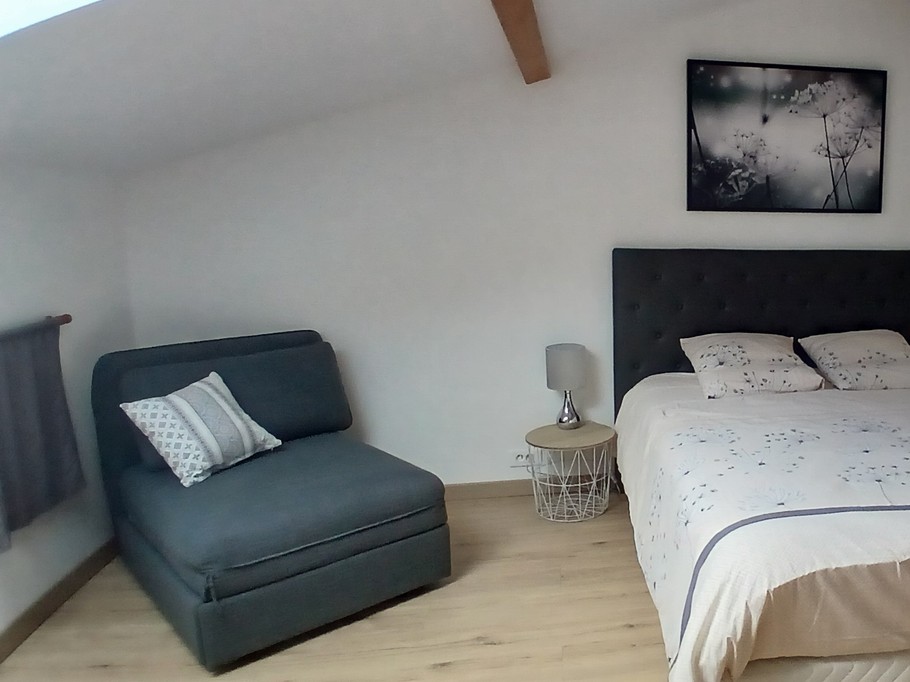 The Volcans d'Auvergne holiday cottage: Room 2