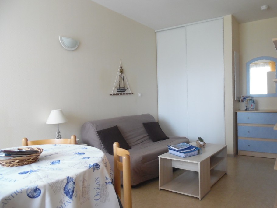 piece de vie vue de la chambre