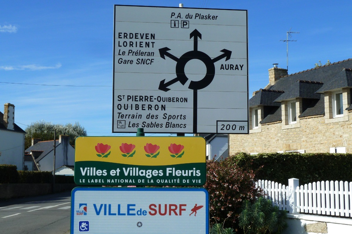 PLOUHARNEL VILLAGE DE SURF