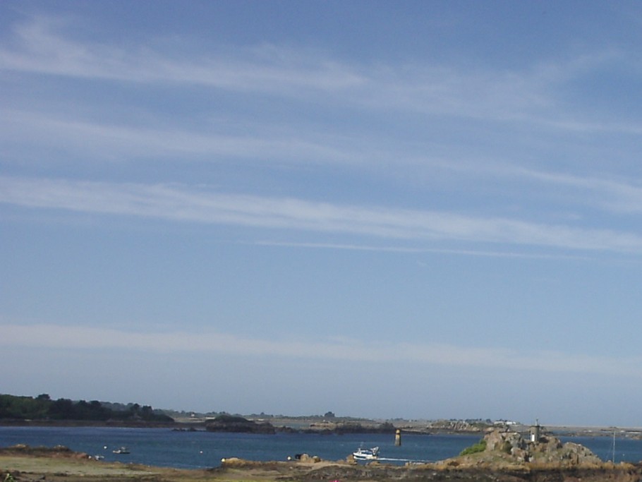 Location, Loguivy-de-la-mer, la terrasse de la location vue mer