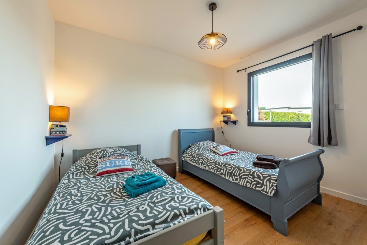 Chambre 2 avec 2 lits 90