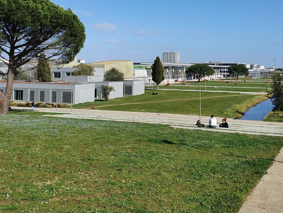 Campus à proximité ouvert au public