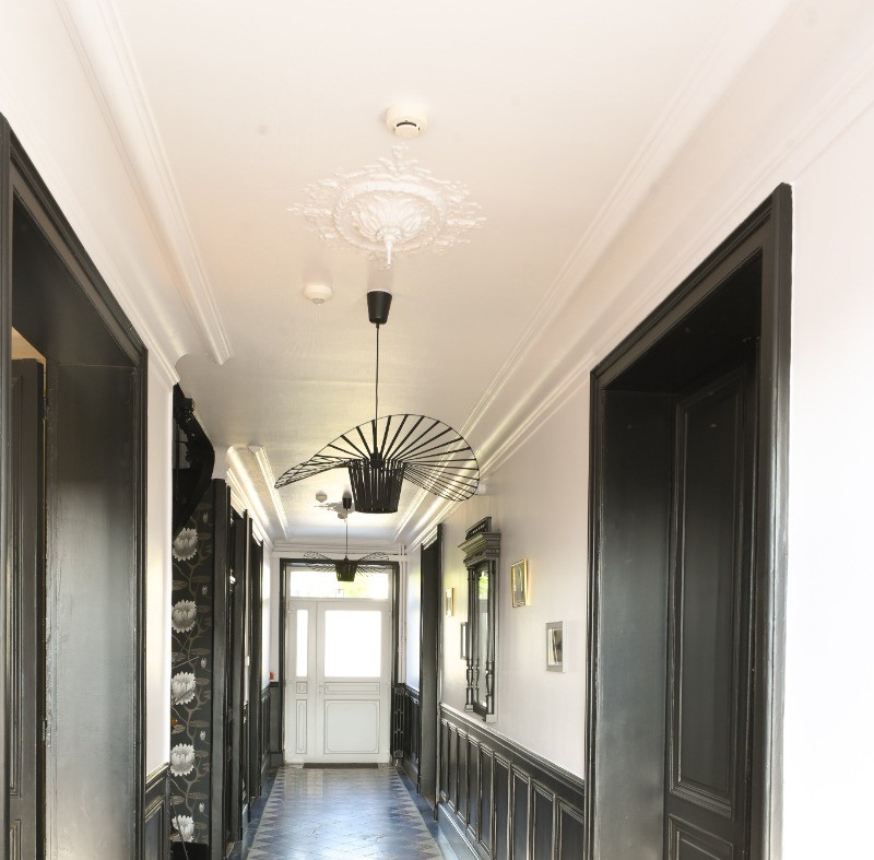 L'entrée principale et son couloir