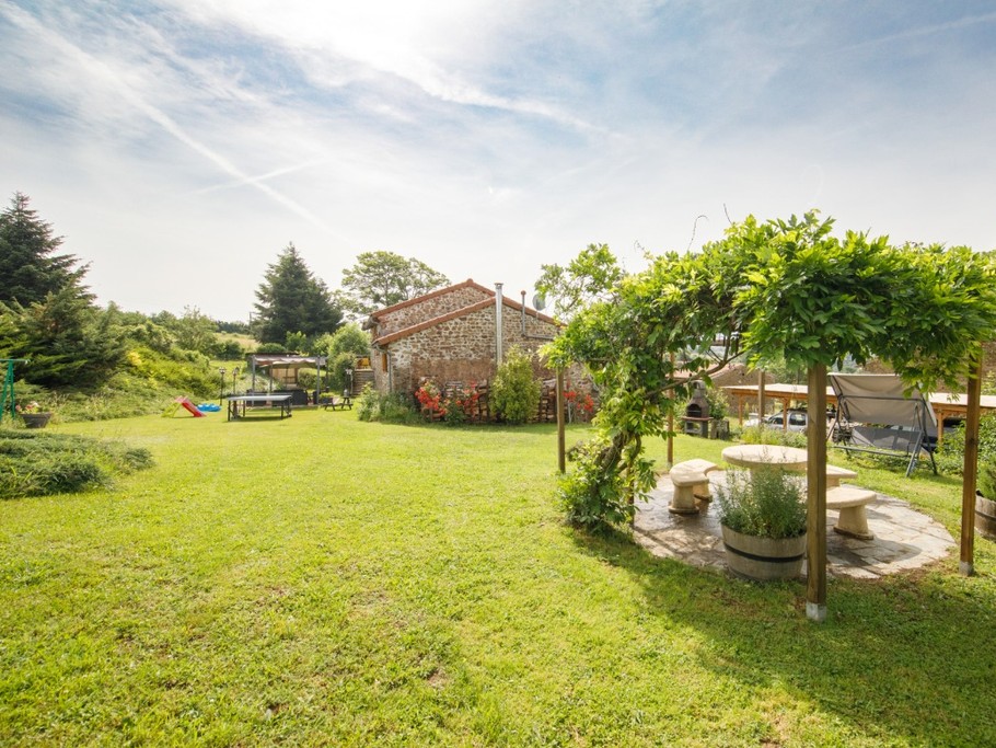 Jardin avec tonnelle et balancelle
