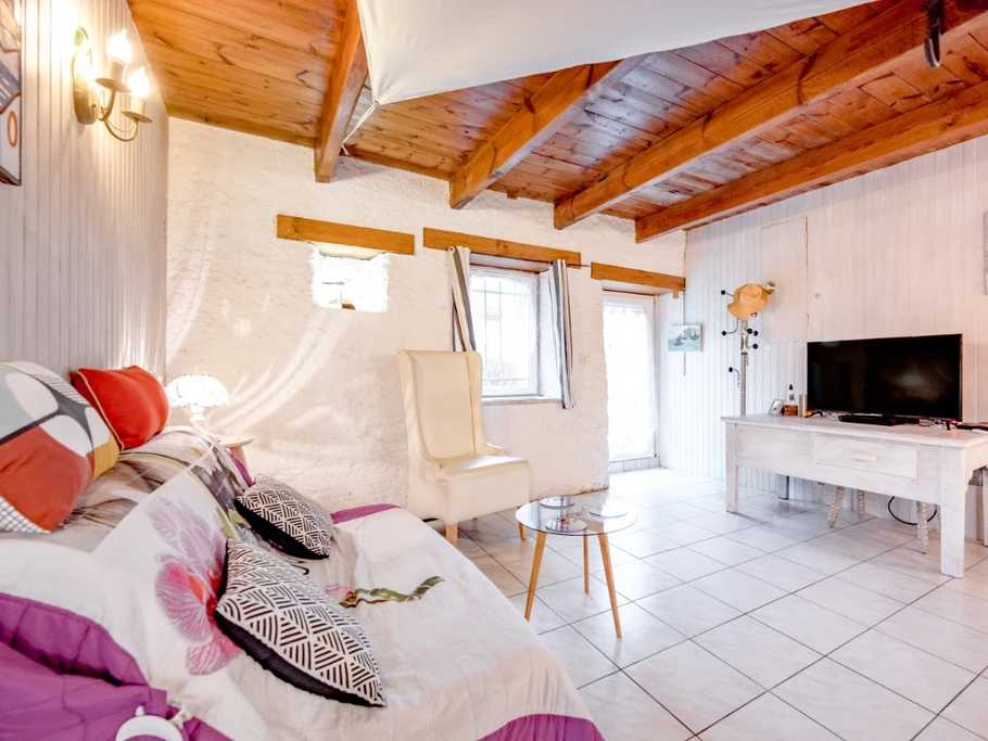 VIA Location de vacances , Clévacances:Coin télé