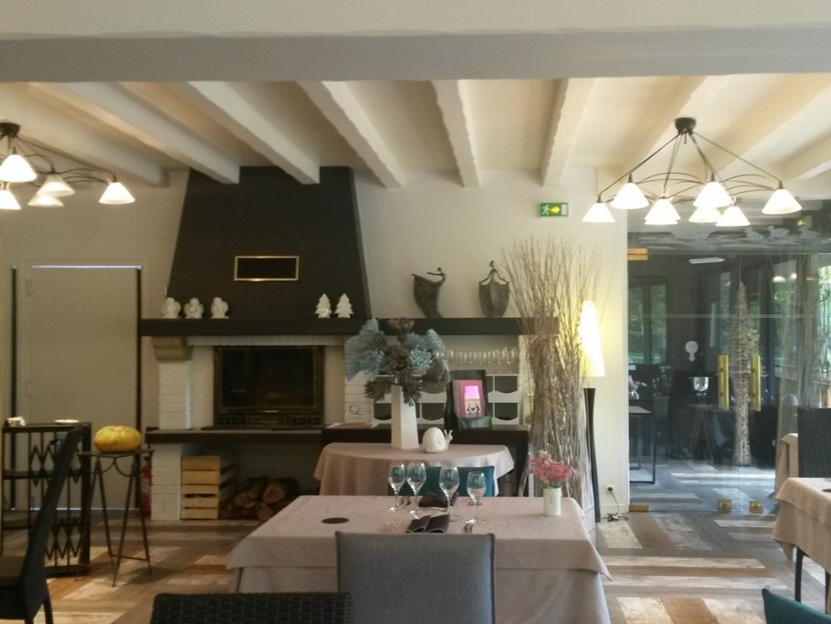 et juste à coté le restaurant