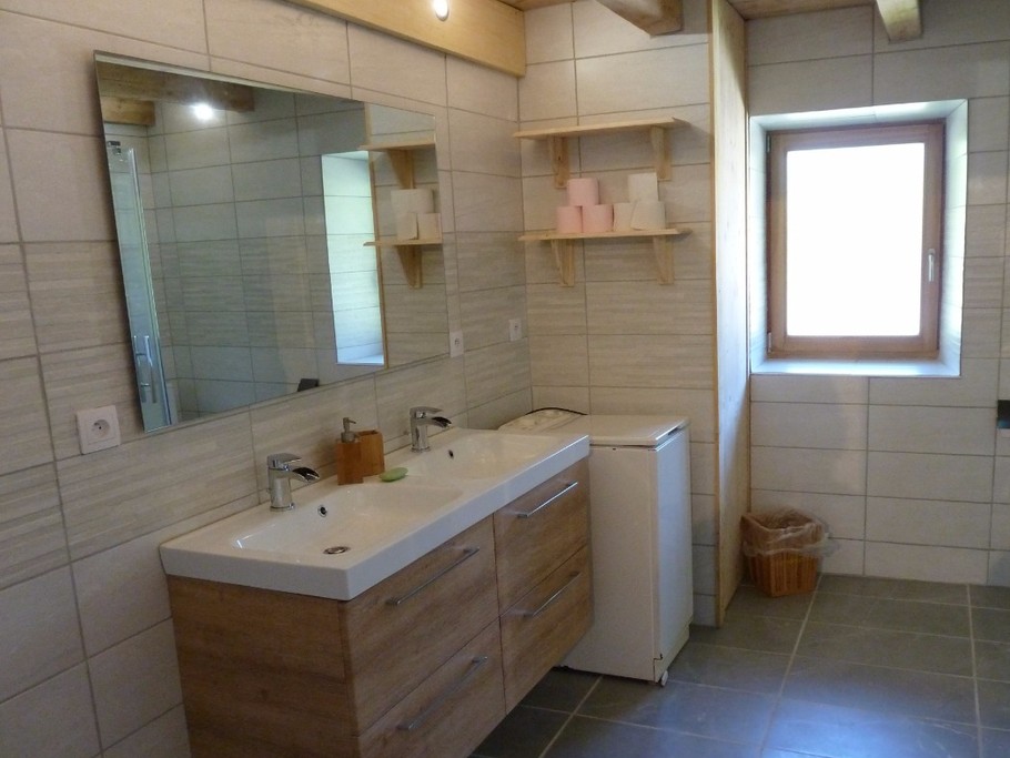 BATHROOM - Gîte familial Scaravella, St Maurice sur Moselle, Rouge Gazon - Vosges, Ballon d'Alsace, Naure, Calm, Family