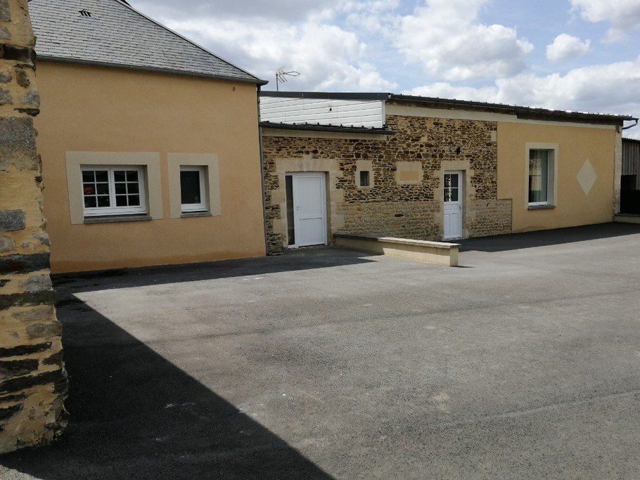 FACADE AVANT DU GITE