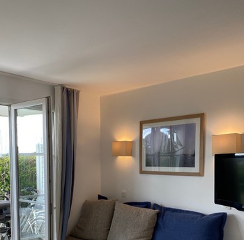 pièce à vivre coté droit