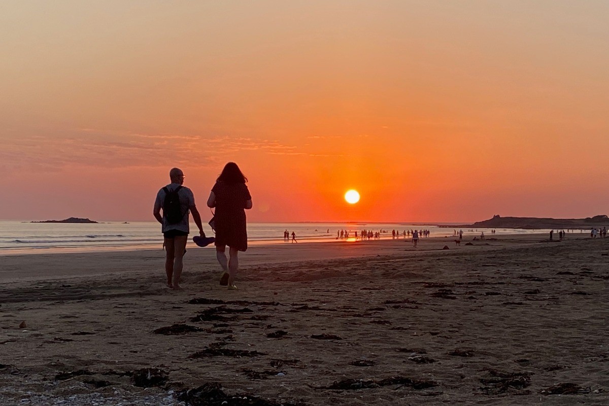 Couché de soleil sur la plage de Kerhillio Eté 2024