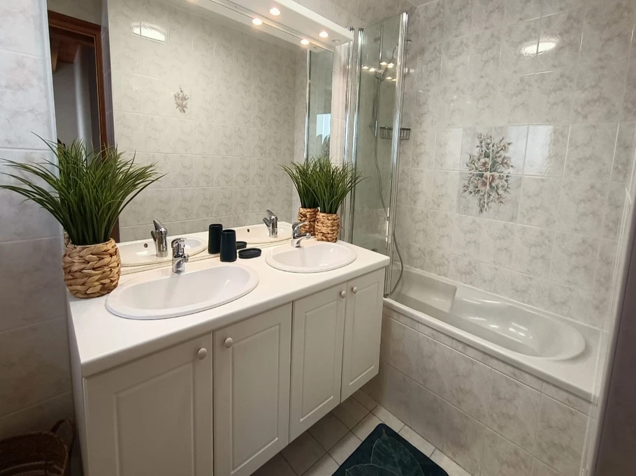 Salle de bain 1er étage