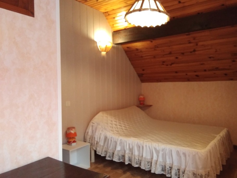 2ème chambre lit 2 personnes