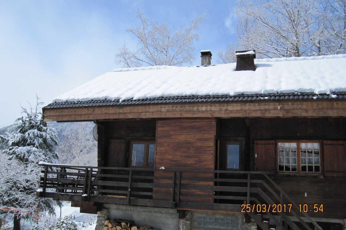 coté entrée est du chalet