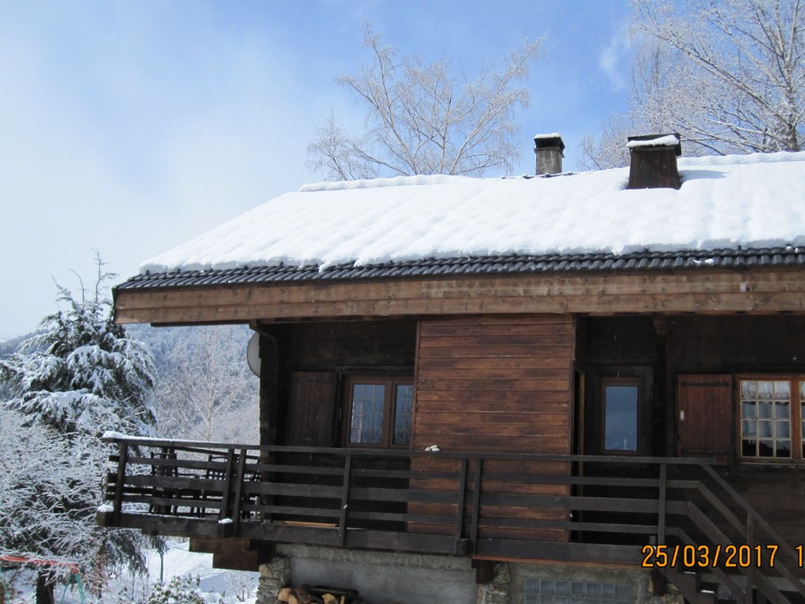 coté entrée est du chalet