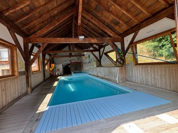 Espaces communs - piscine - Gîte Jonquille - Domaine de la Prairie des Prés
