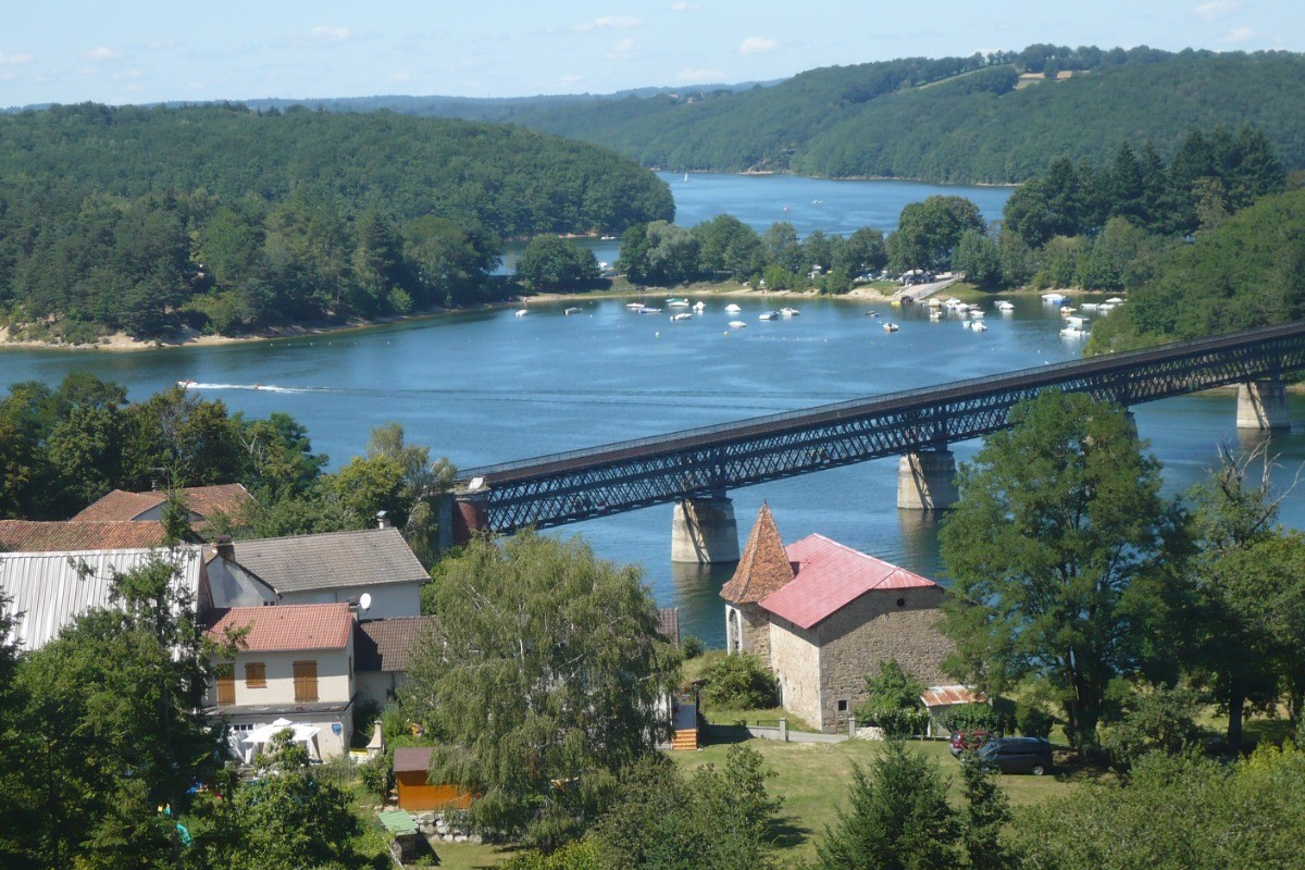 ...près d'un lac