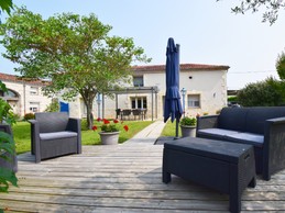 Vue terrasse et gîte