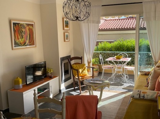 Salon - Appartement T2, Le Clos de la Buge (Sanary sur Mer, Var)