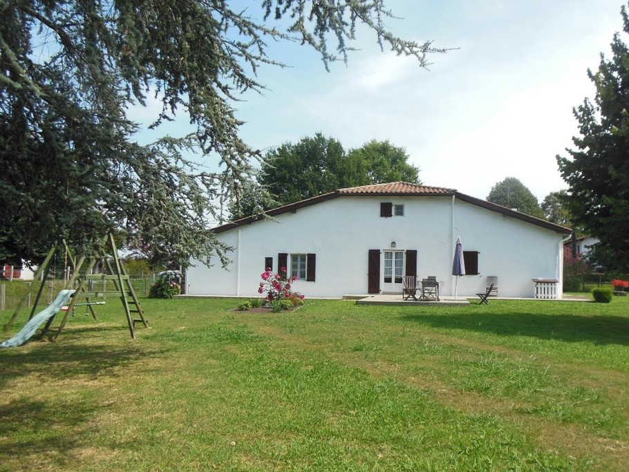 Jardin arrière Elgarteberria