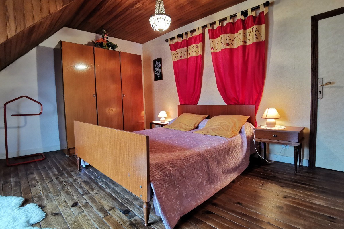 Etage 2: Chambre 3 avec lit 140