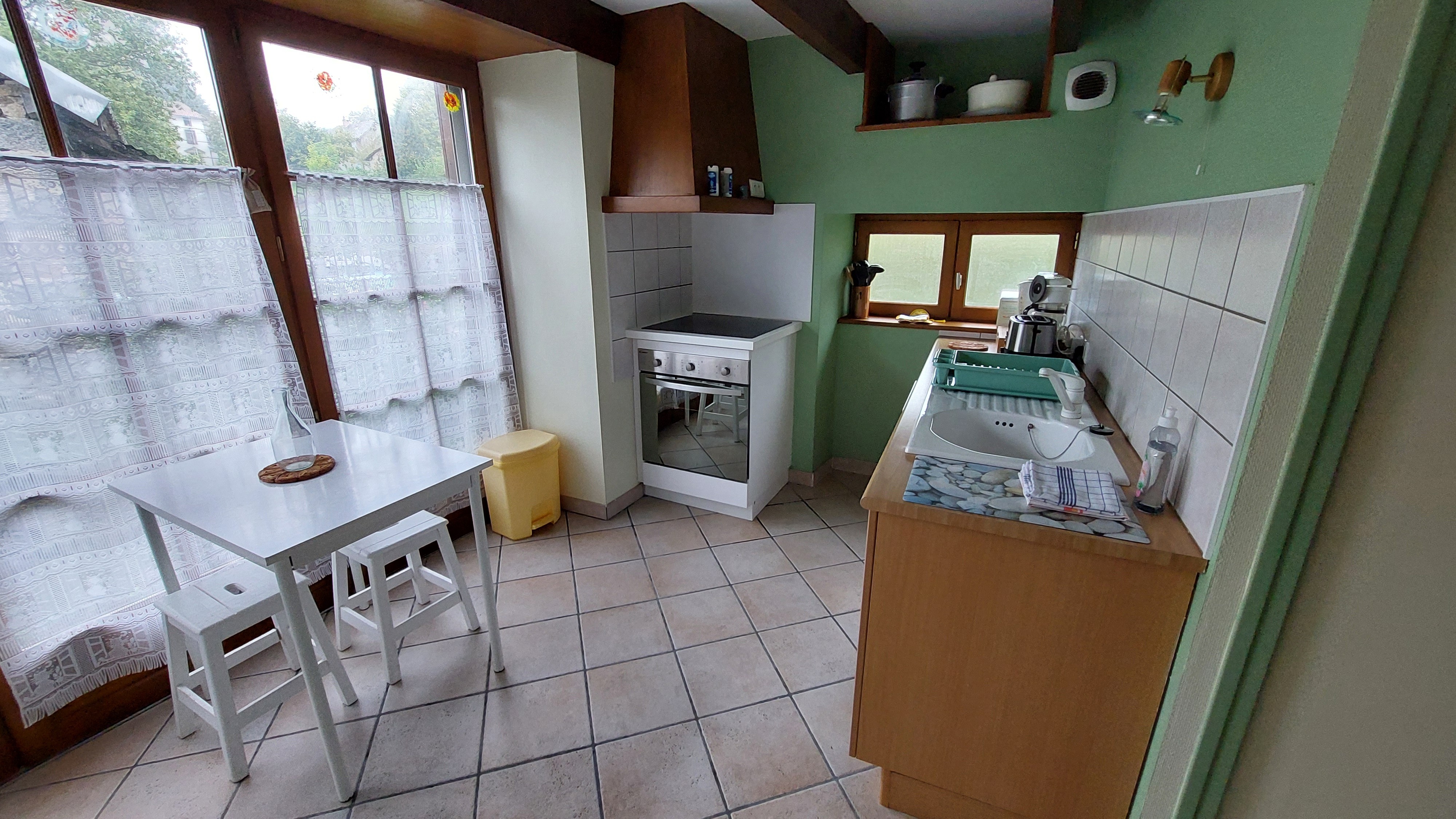 cuisine avec accès direct au jardin